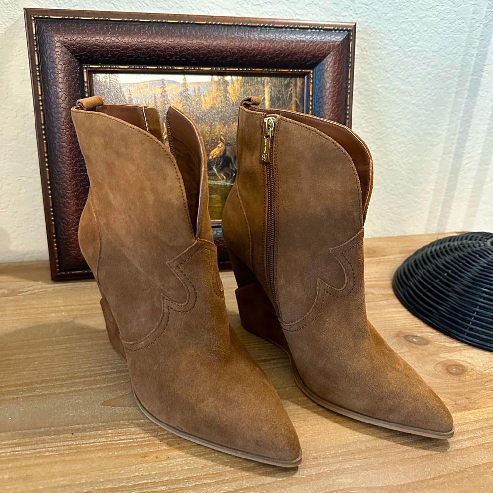 Jessica Simpson cowgirl boot